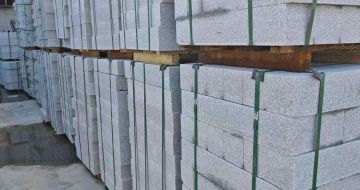 商洛芝麻白路牙石，路侧石