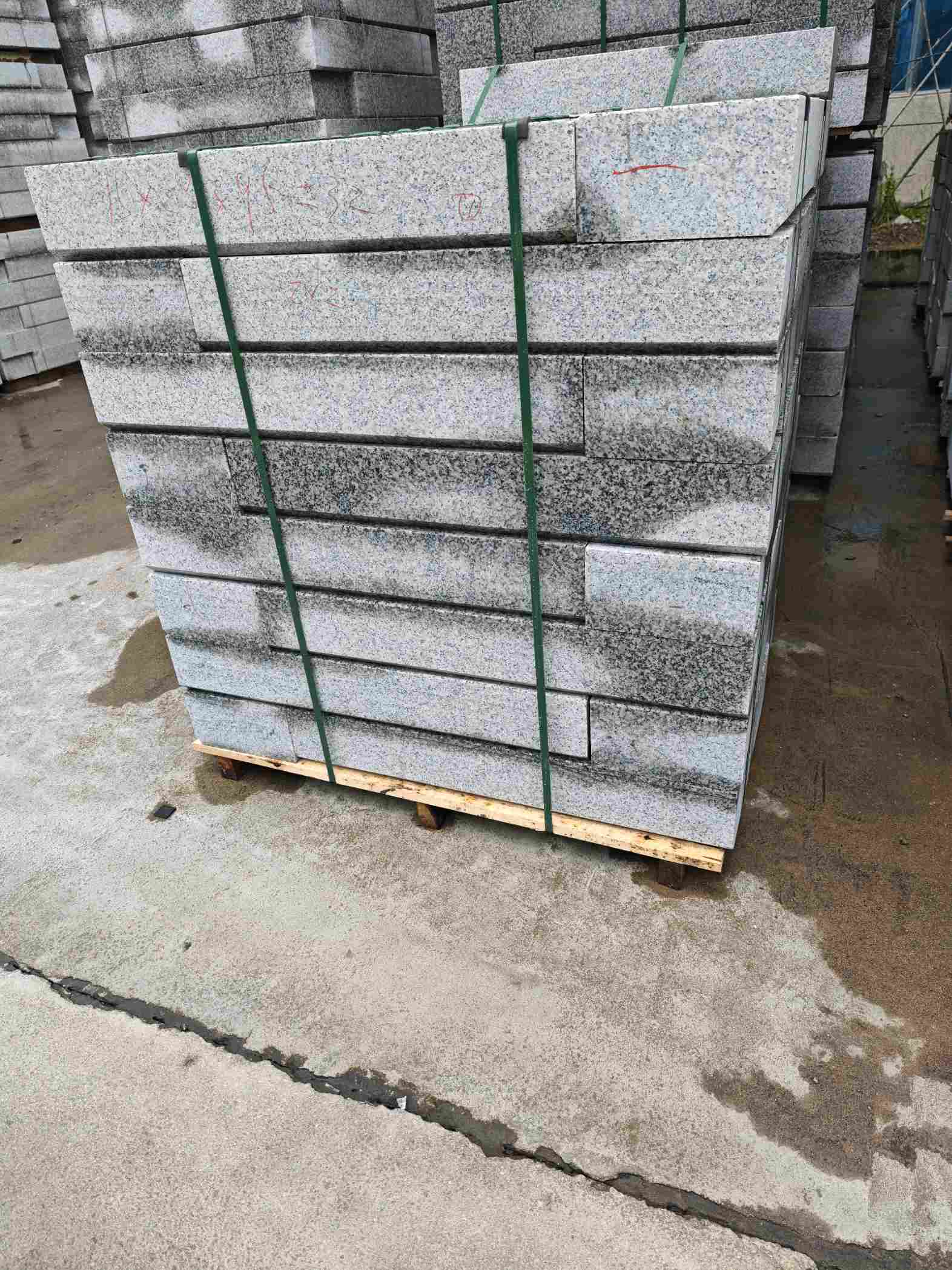 商洛芙蓉白路牙石，马路牙子