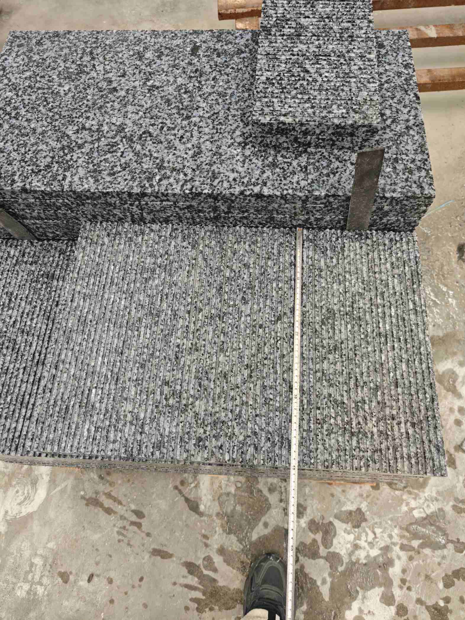 商洛芝麻黑拉丝面