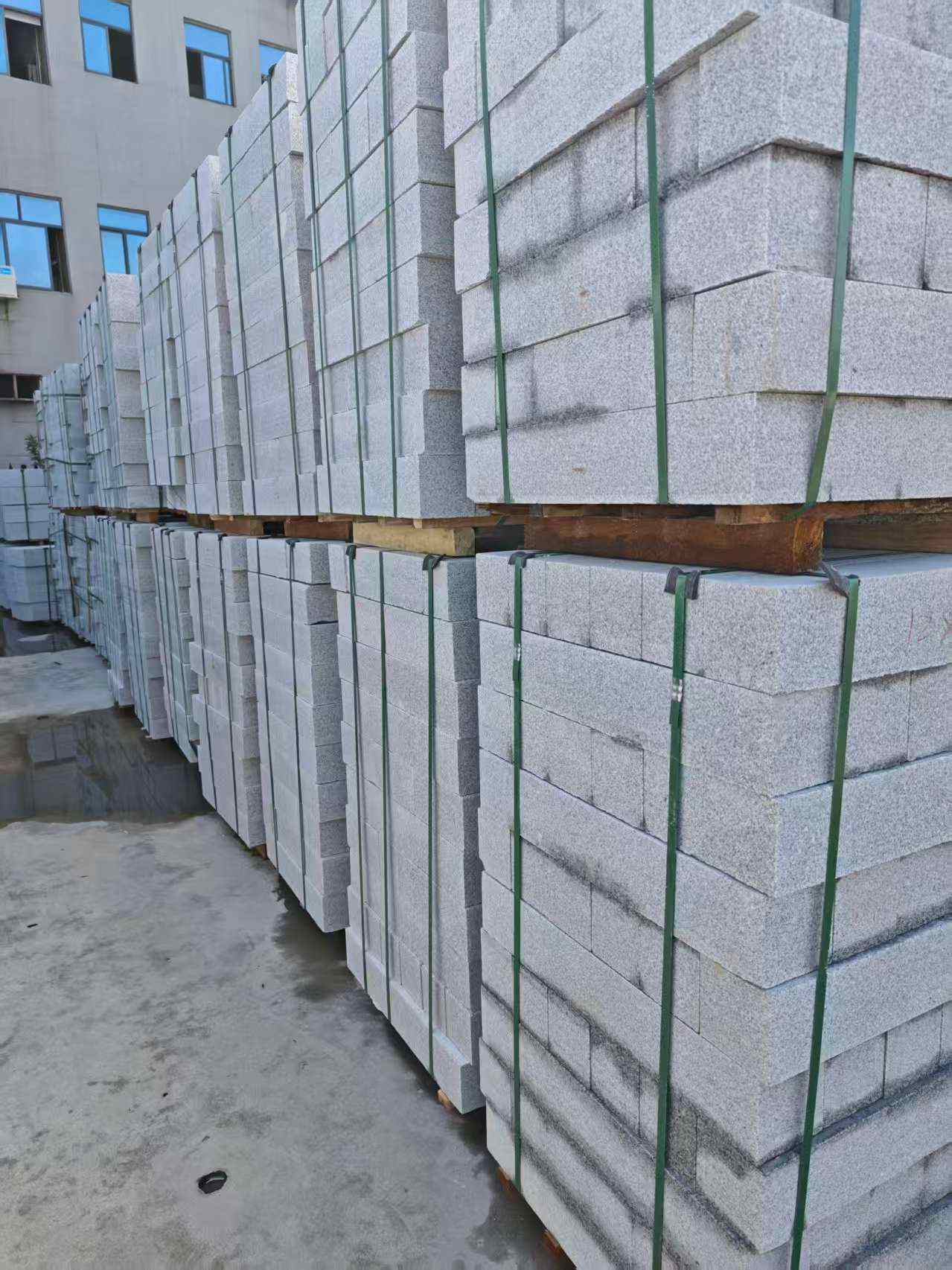 商洛芝麻白路牙石，路侧石